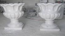 Fırfırlı Beyaz Mermer Saksı