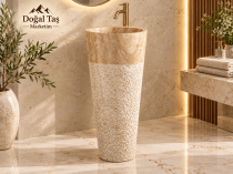 Traverten Dikey Pedestal Lavabo – Eskitme ve Mıcarta Dokulu Doğal Taş Ayaklı Banyo Lavabosu